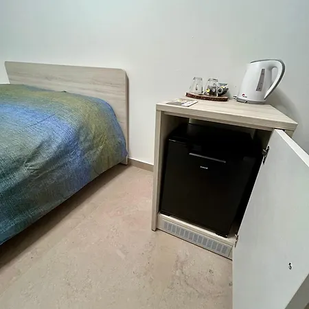 *veranda's Rooms* - Free Parking In בית הארחה לוגאנו