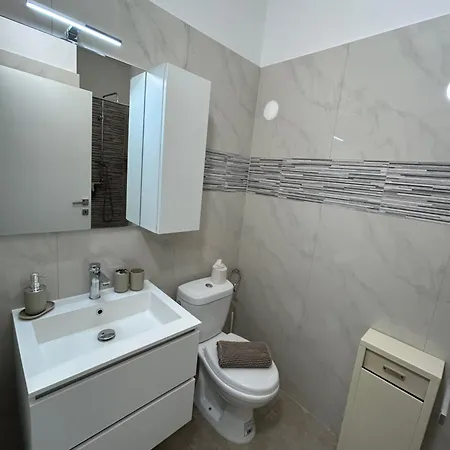 *veranda's Rooms* - Free Parking In בית הארחה *
